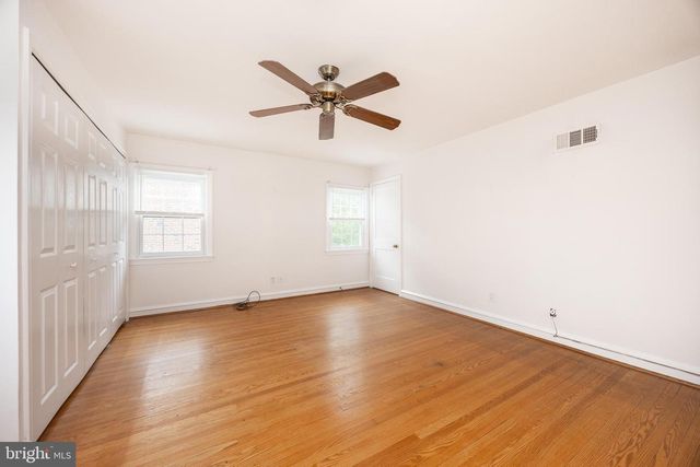 8 PILGRIM LN, Drexel Hill, PA 19026