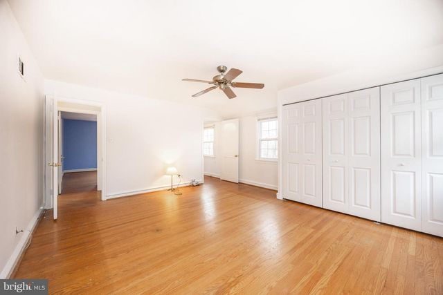 8 PILGRIM LN, Drexel Hill, PA 19026