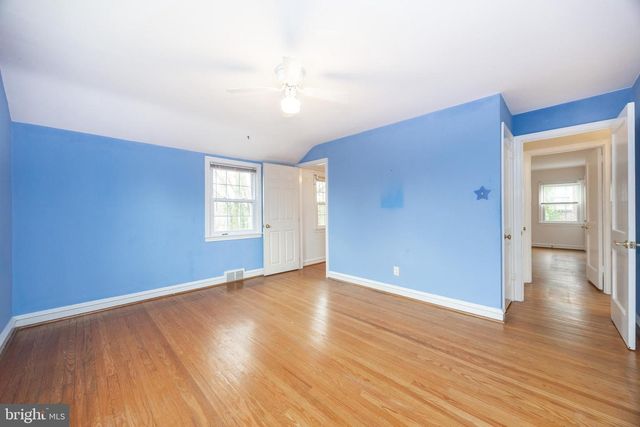 8 PILGRIM LN, Drexel Hill, PA 19026