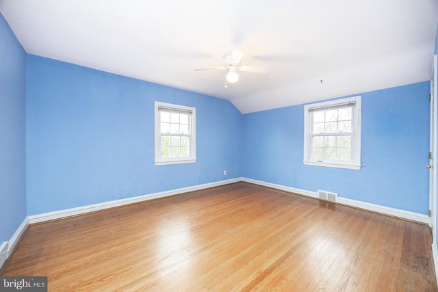 8 PILGRIM LN, Drexel Hill, PA 19026