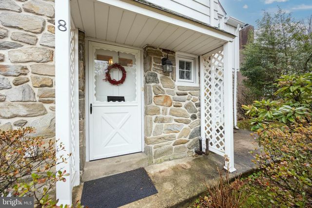 8 PILGRIM LN, Drexel Hill, PA 19026