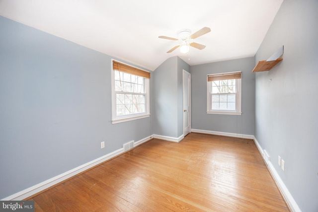 8 PILGRIM LN, Drexel Hill, PA 19026