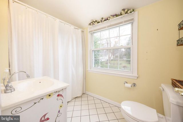 8 PILGRIM LN, Drexel Hill, PA 19026