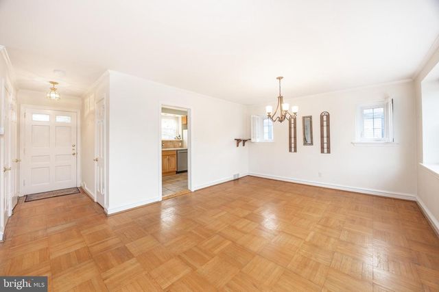 8 PILGRIM LN, Drexel Hill, PA 19026