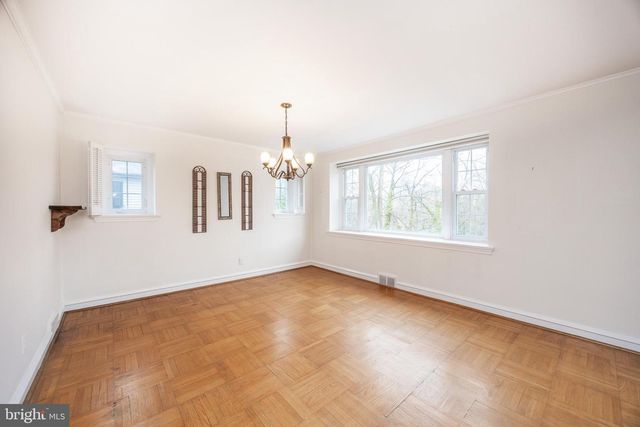 8 PILGRIM LN, Drexel Hill, PA 19026