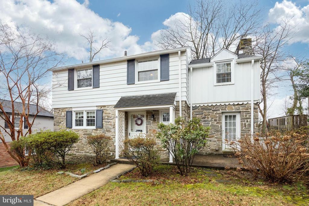 8 PILGRIM LN, Drexel Hill, PA 19026