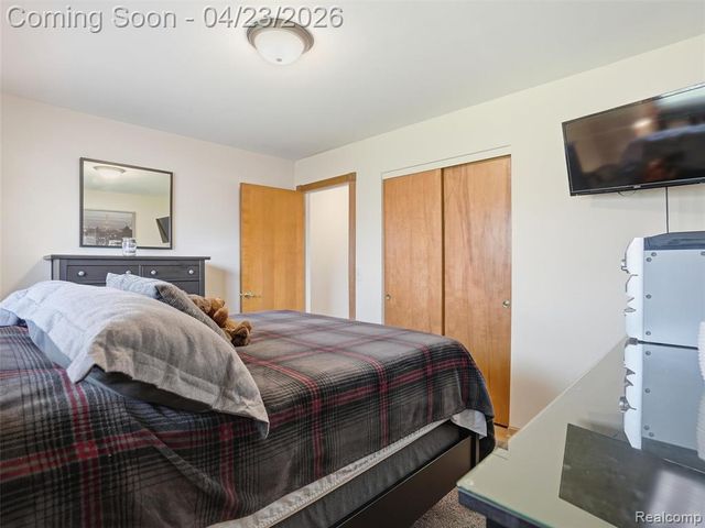 33143 Vista Way, Fraser, MI 48026