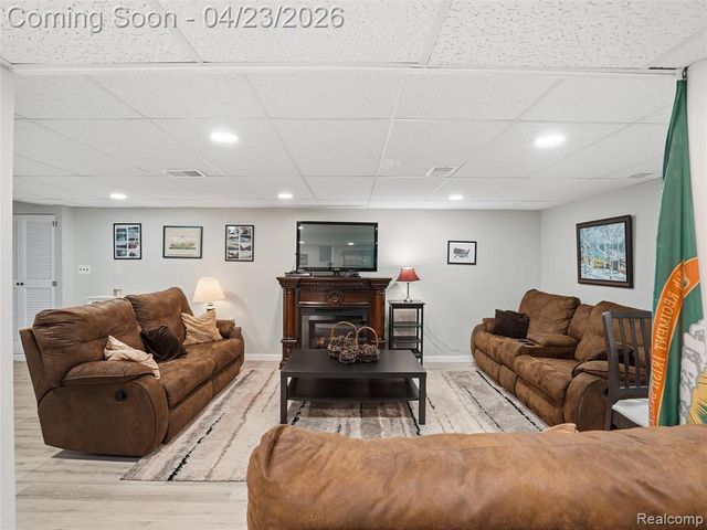 33143 Vista Way, Fraser, MI 48026