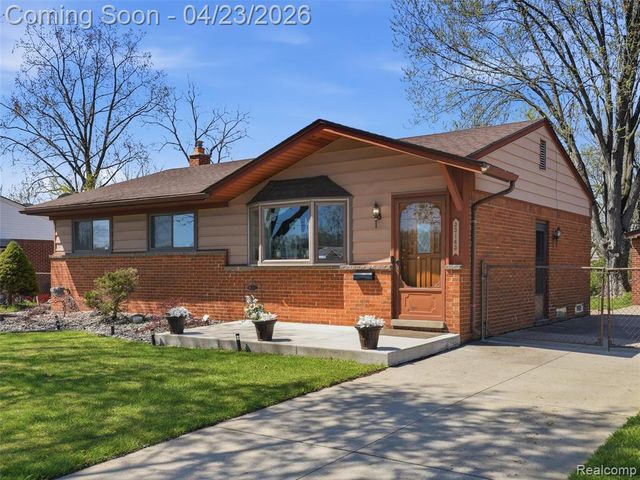 33143 Vista Way, Fraser, MI 48026