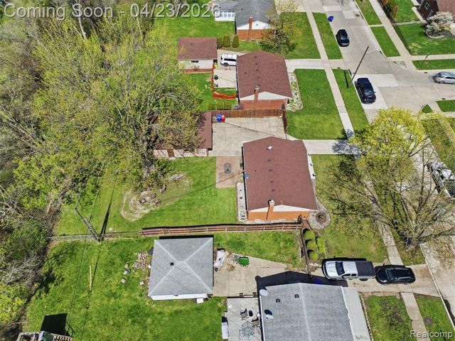 33143 Vista Way, Fraser, MI 48026