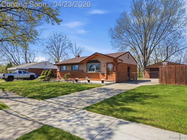 33143 Vista Way, Fraser, MI 48026