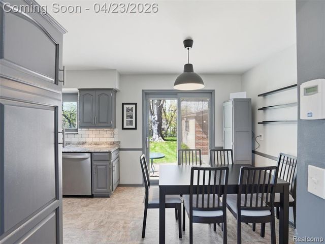 33143 Vista Way, Fraser, MI 48026