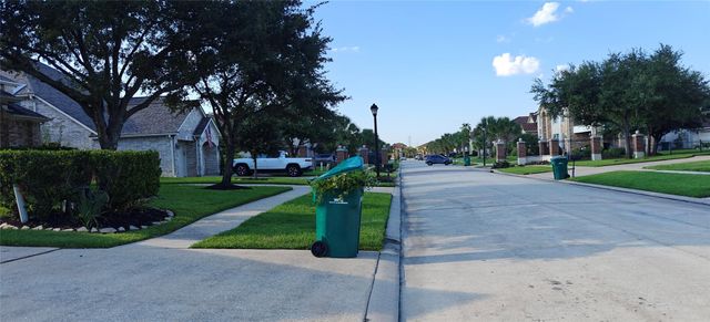 10203 Ripple Lake Drive, Houston, TX 77065