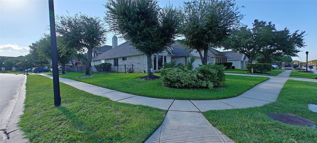 10203 Ripple Lake Drive, Houston, TX 77065