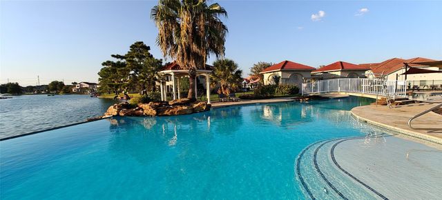 10203 Ripple Lake Drive, Houston, TX 77065