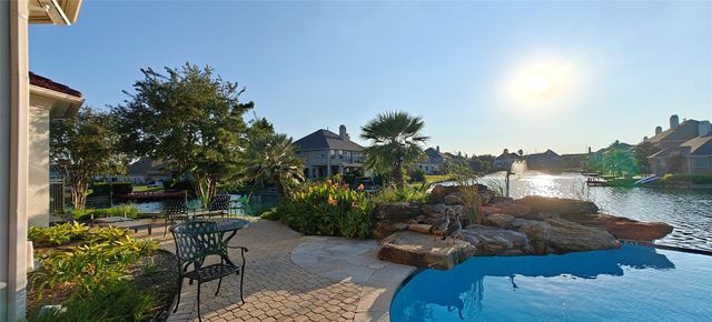 10203 Ripple Lake Drive, Houston, TX 77065