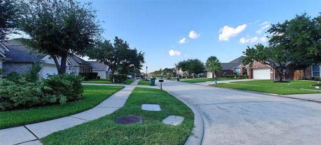 10203 Ripple Lake Drive, Houston, TX 77065