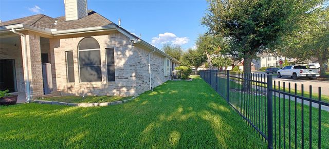 10203 Ripple Lake Drive, Houston, TX 77065