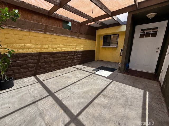 15051 Chatsworth St, San Fernando, CA 91345