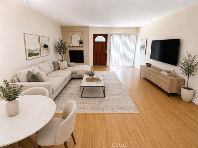 15051 Chatsworth St, San Fernando, CA 91345