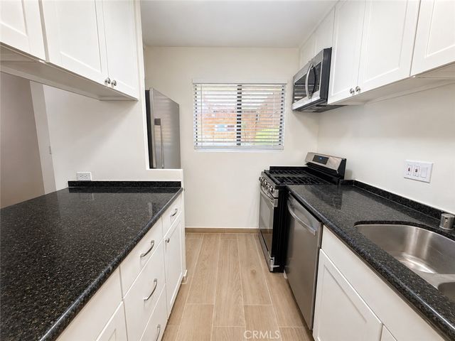 15051 Chatsworth St, San Fernando, CA 91345