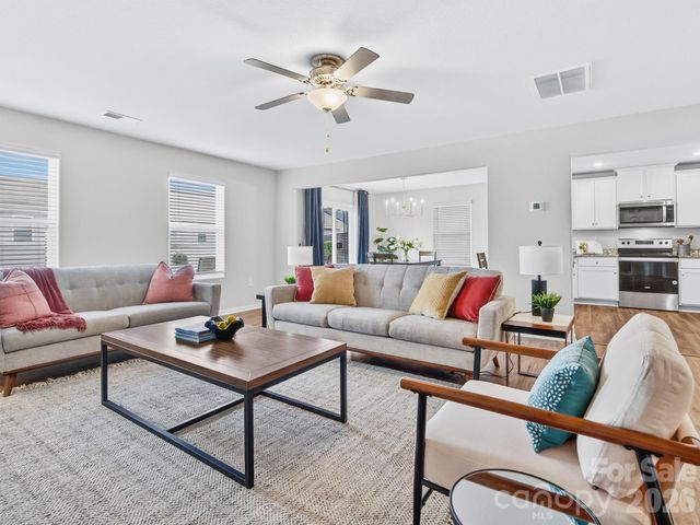 8128 Derby Woods Lane, Charlotte, NC 28214