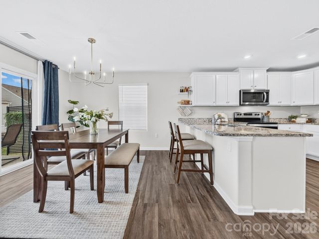 8128 Derby Woods Lane, Charlotte, NC 28214