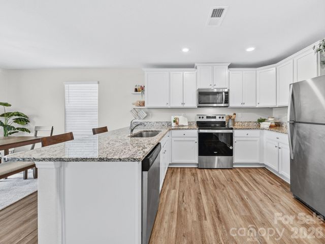 8128 Derby Woods Lane, Charlotte, NC 28214