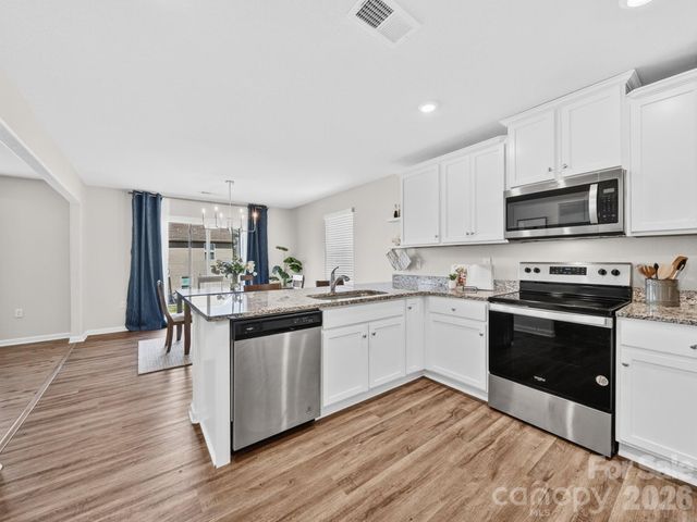 8128 Derby Woods Lane, Charlotte, NC 28214