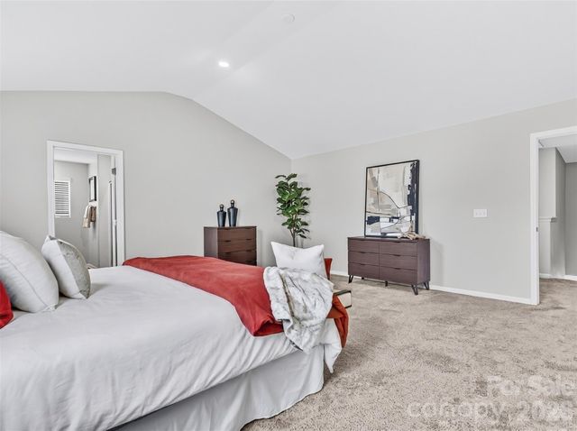 8128 Derby Woods Lane, Charlotte, NC 28214