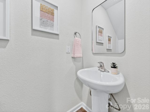8128 Derby Woods Lane, Charlotte, NC 28214