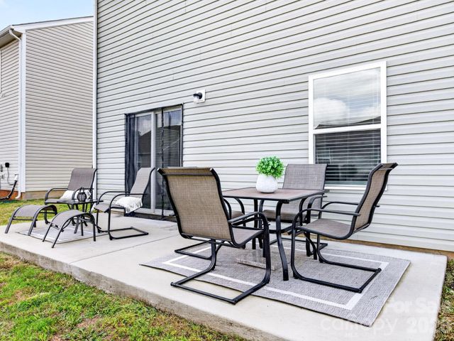 8128 Derby Woods Lane, Charlotte, NC 28214