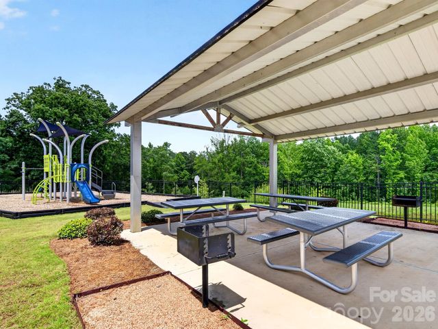 8128 Derby Woods Lane, Charlotte, NC 28214