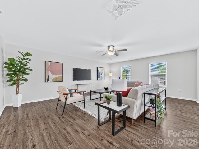 8128 Derby Woods Lane, Charlotte, NC 28214