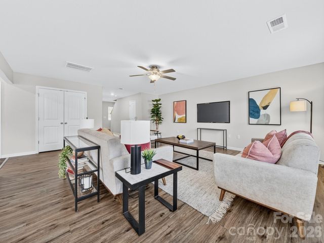 8128 Derby Woods Lane, Charlotte, NC 28214