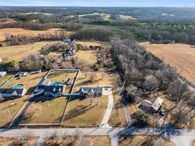 3729 Calista Rd, Cross Plains, TN 37049