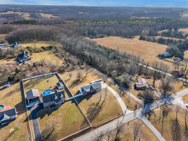 3729 Calista Rd, Cross Plains, TN 37049