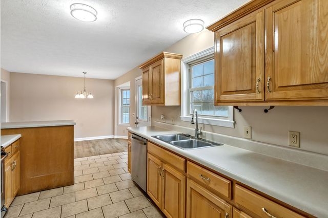 3729 Calista Rd, Cross Plains, TN 37049