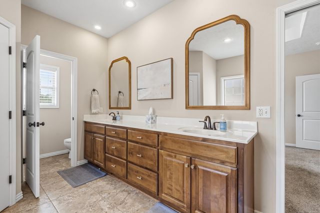 1646 N Waterstone Avenue, Springfield, MO 65802