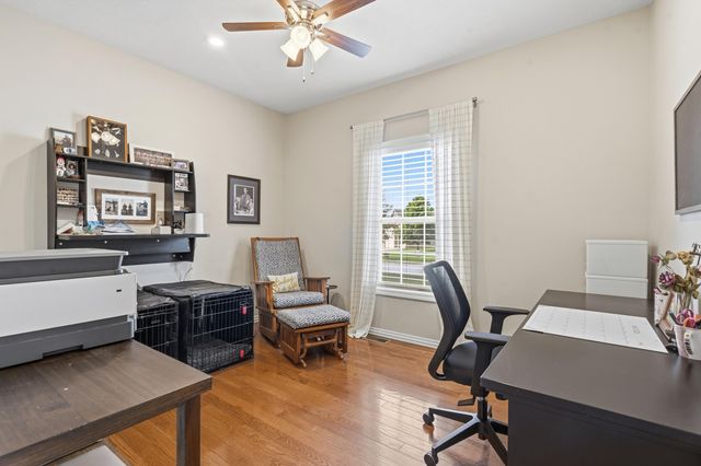 1646 N Waterstone Avenue, Springfield, MO 65802