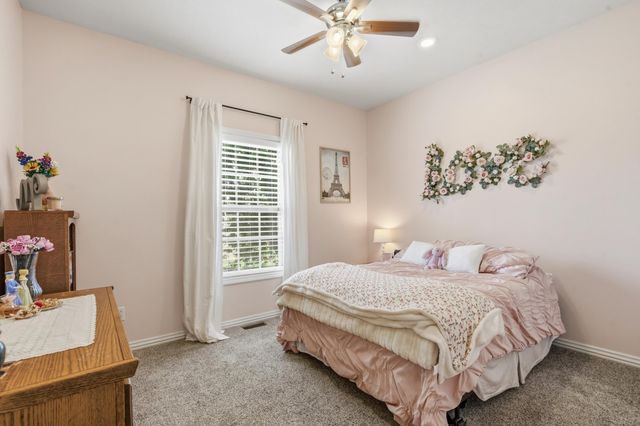 1646 N Waterstone Avenue, Springfield, MO 65802