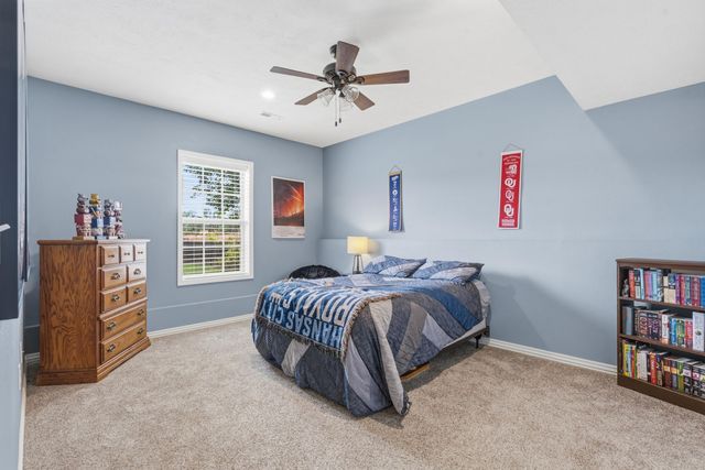 1646 N Waterstone Avenue, Springfield, MO 65802