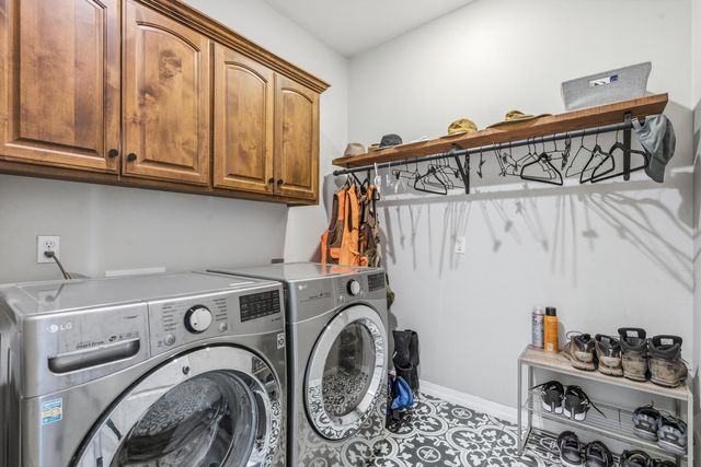 1646 N Waterstone Avenue, Springfield, MO 65802