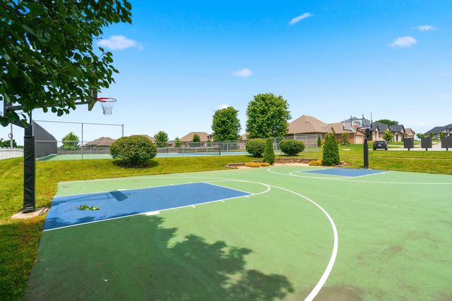 1646 N Waterstone Avenue, Springfield, MO 65802