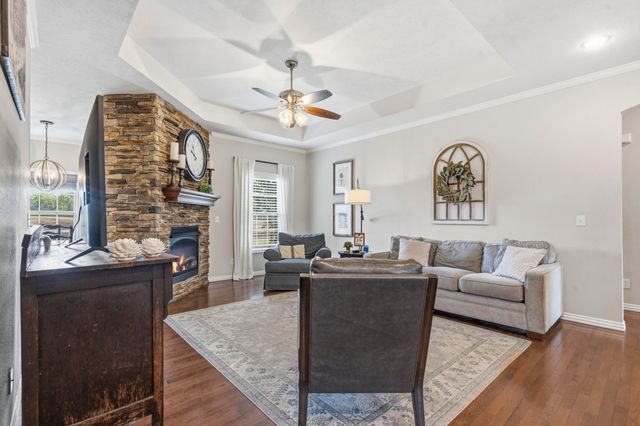 1646 N Waterstone Avenue, Springfield, MO 65802