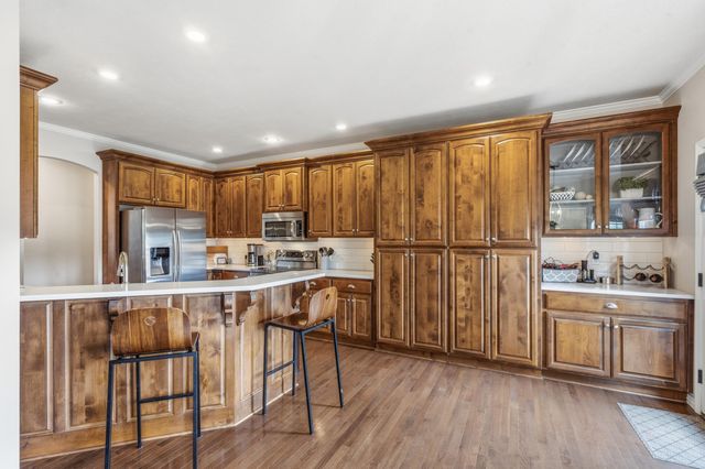 1646 N Waterstone Avenue, Springfield, MO 65802