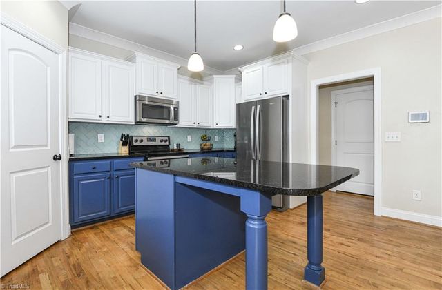 5609 Crooked Oak Drive, Summerfield, NC 27358