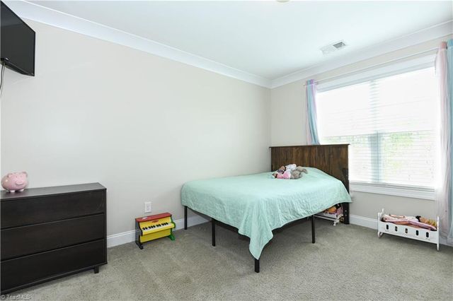 5609 Crooked Oak Drive, Summerfield, NC 27358