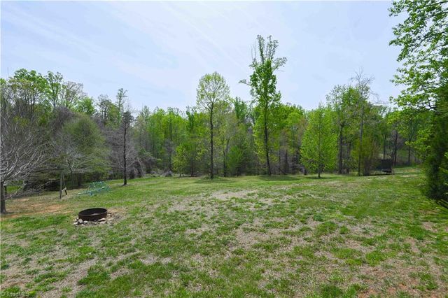 5609 Crooked Oak Drive, Summerfield, NC 27358