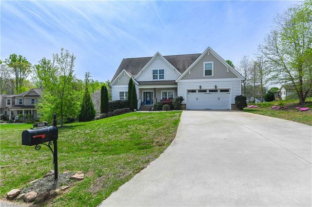 5609 Crooked Oak Drive, Summerfield, NC 27358